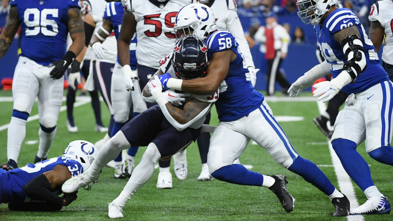 Colts RB Zack Moss has career day vs. Texans, with 114 yards and a TD