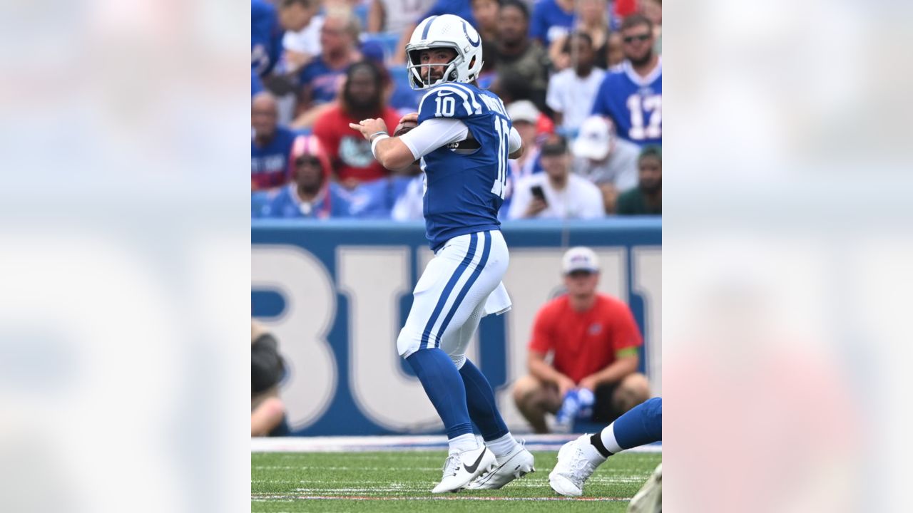 Indianapolis Colts quarterback Anthony Richardson (5) warms up before an  NFL pre-season football game against the Buffalo Bills, Saturday, Aug. 12,  2023, in Orchard Park, N.Y. (AP Photo/Gary McCullough Stock Photo - Alamy