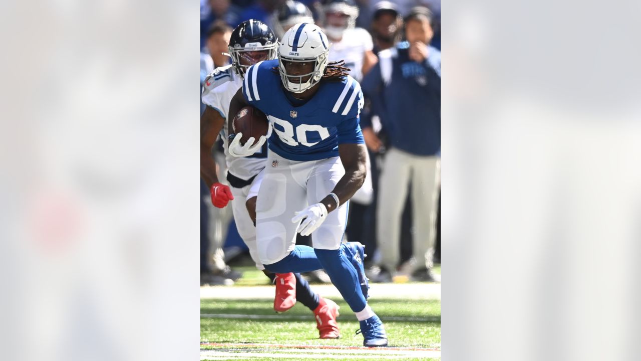 Colts lose to Titans 24-17, Shaquille Leonard suffers concussion