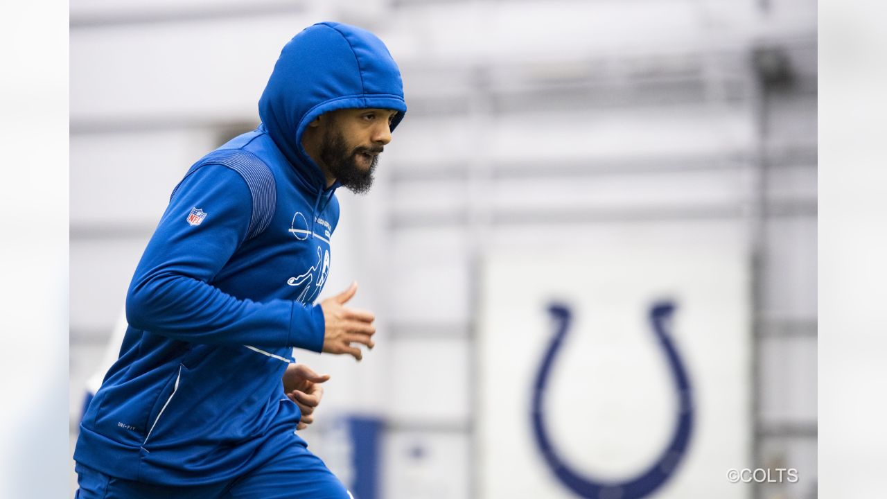 Grieving Kelly makes emotional return to Colts headquarters – KSNF/KODE