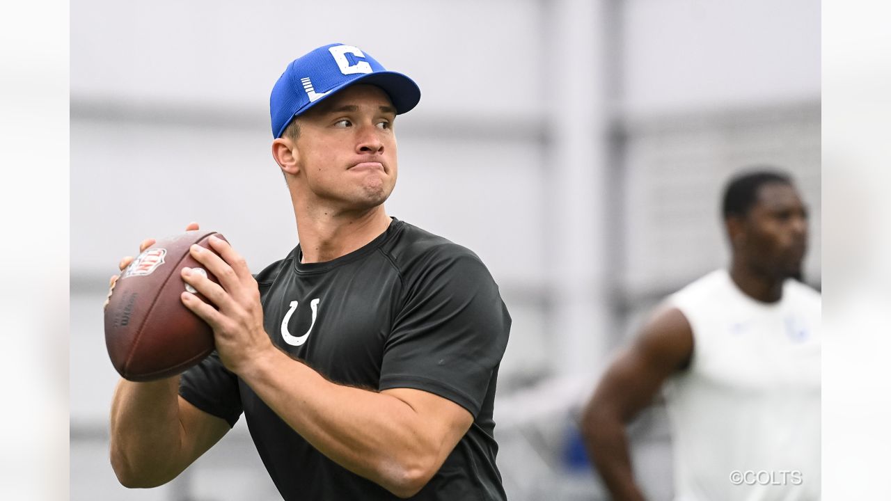 Colts' Ryan Kelly gets new QB and offseason program 