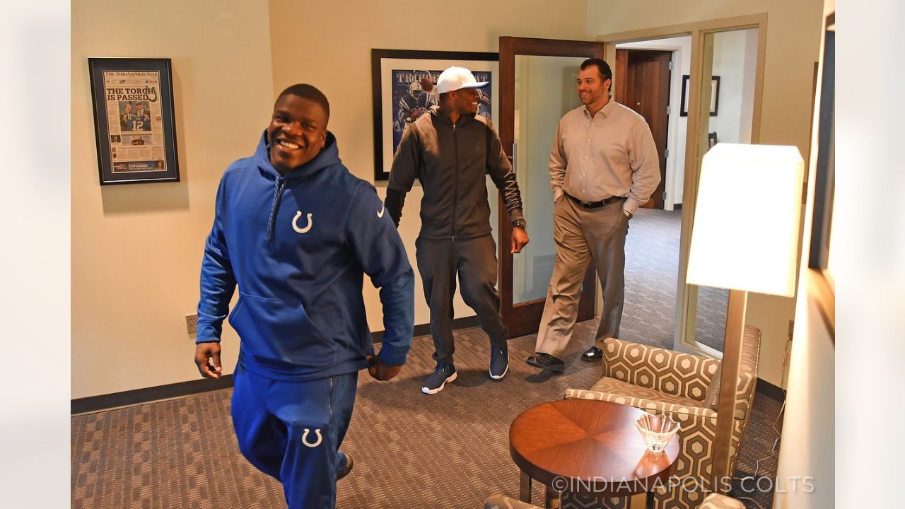 Return Of The U: Former Miami Hurricanes Stars Frank Gore & Andre Johnson  Sign With The Colts