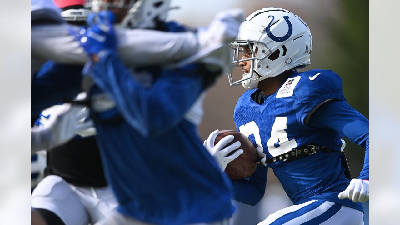 Colts RB Zack Moss Has Career Day, Nyheim Hines Steals Spotlight