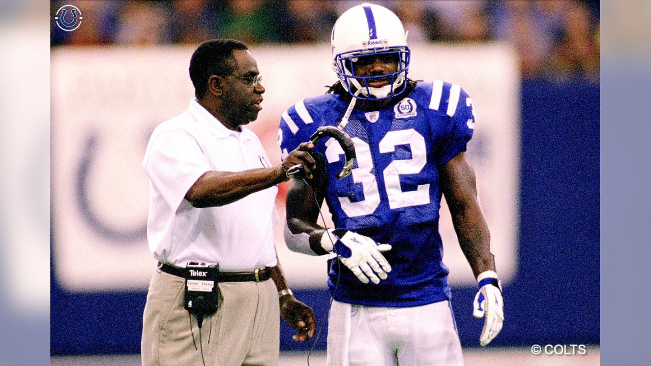 Indianapolis Colts' RB Edgerrin James Enshrined into Pro Football Hall of  Fame - Sports Illustrated Indianapolis Colts News, Analysis and More