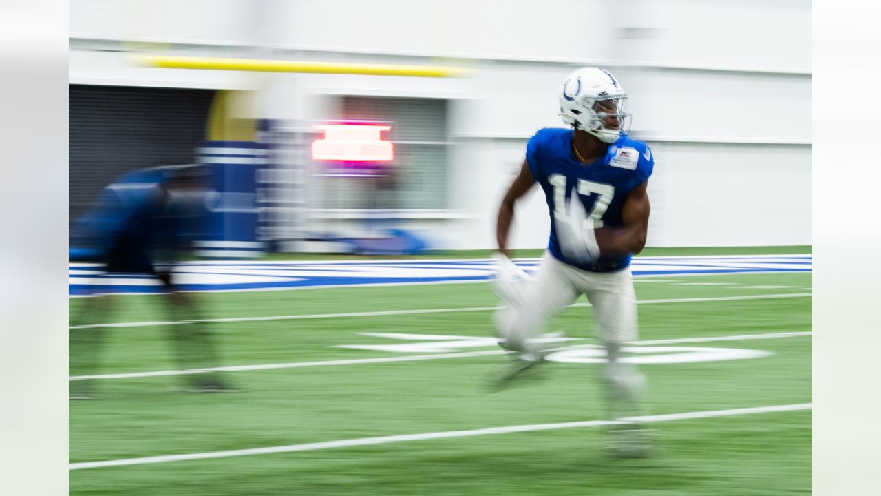 Indianapolis, Indiana, USA. 28th Nov, 2022. Indianapolis Colts wide  receiver Mike Strachan (17) wears a Kicking the Stigma t-shirt prior to an  NFL game between the Pittsburg Steelers and the Indianapolis Colts