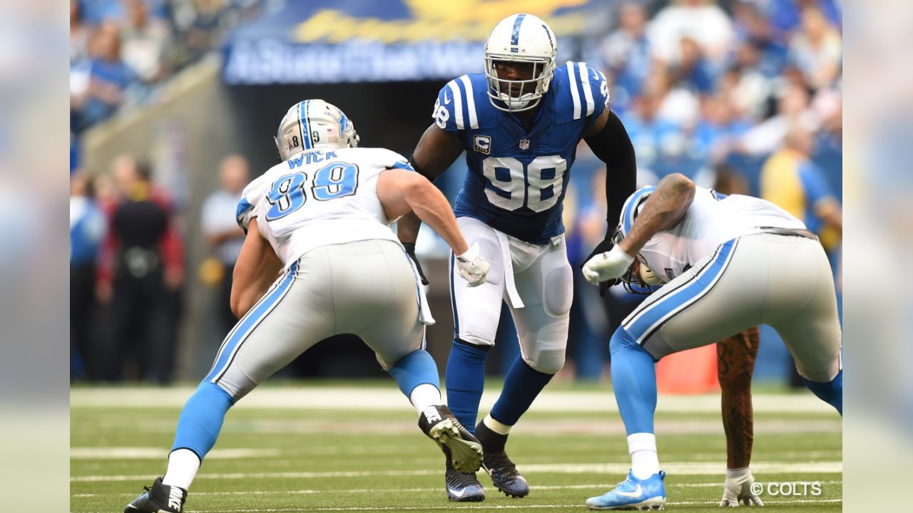 Colts to induct sack-master Robert Mathis into Ring of Honor