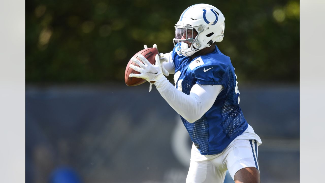 Las Vegas Raiders linebacker Divine Deablo (5) breaks up a pass intended  for Indianapolis Colts wide receiver Ashton Dulin (16) during the first  half of an NFL football game, Sunday, Jan. 2