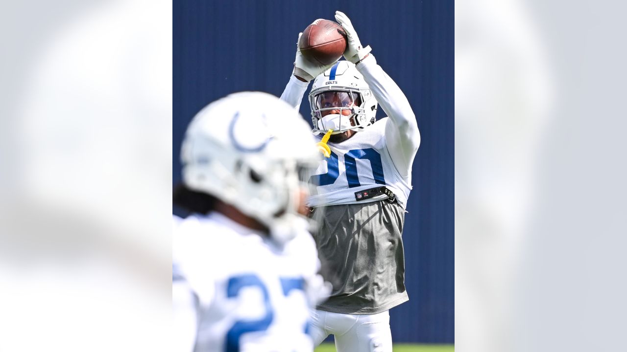 Practice notebook: Colts QB Anthony Richardson, C Ryan Kelly