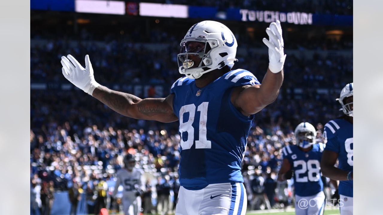 Colts lose to Titans 24-17, Shaquille Leonard suffers concussion