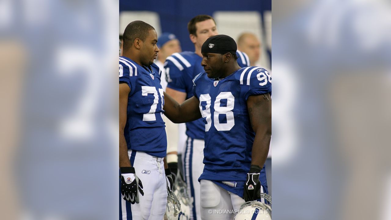 Former Colts great DE Robert Mathis to become 17th honoree into