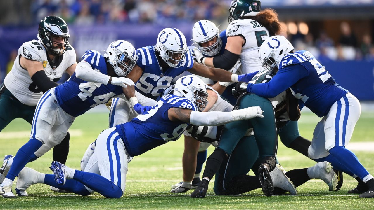 Valley News - NFL Roundup: Colts Left Out in Cold; Eagles Win East, Lose QB