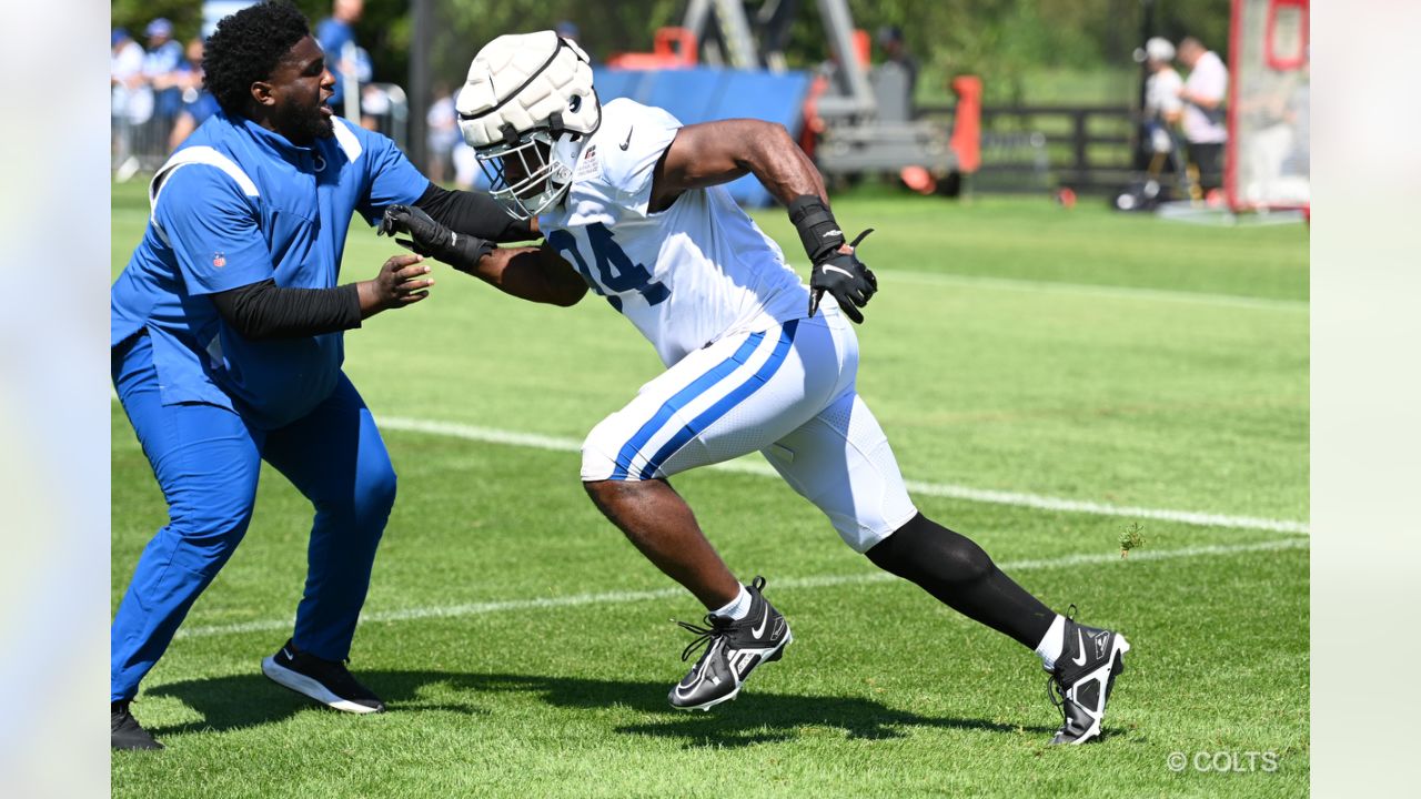 Colts to hold open training camp practices at Lucas Oil Stadium, Warren  Central High School