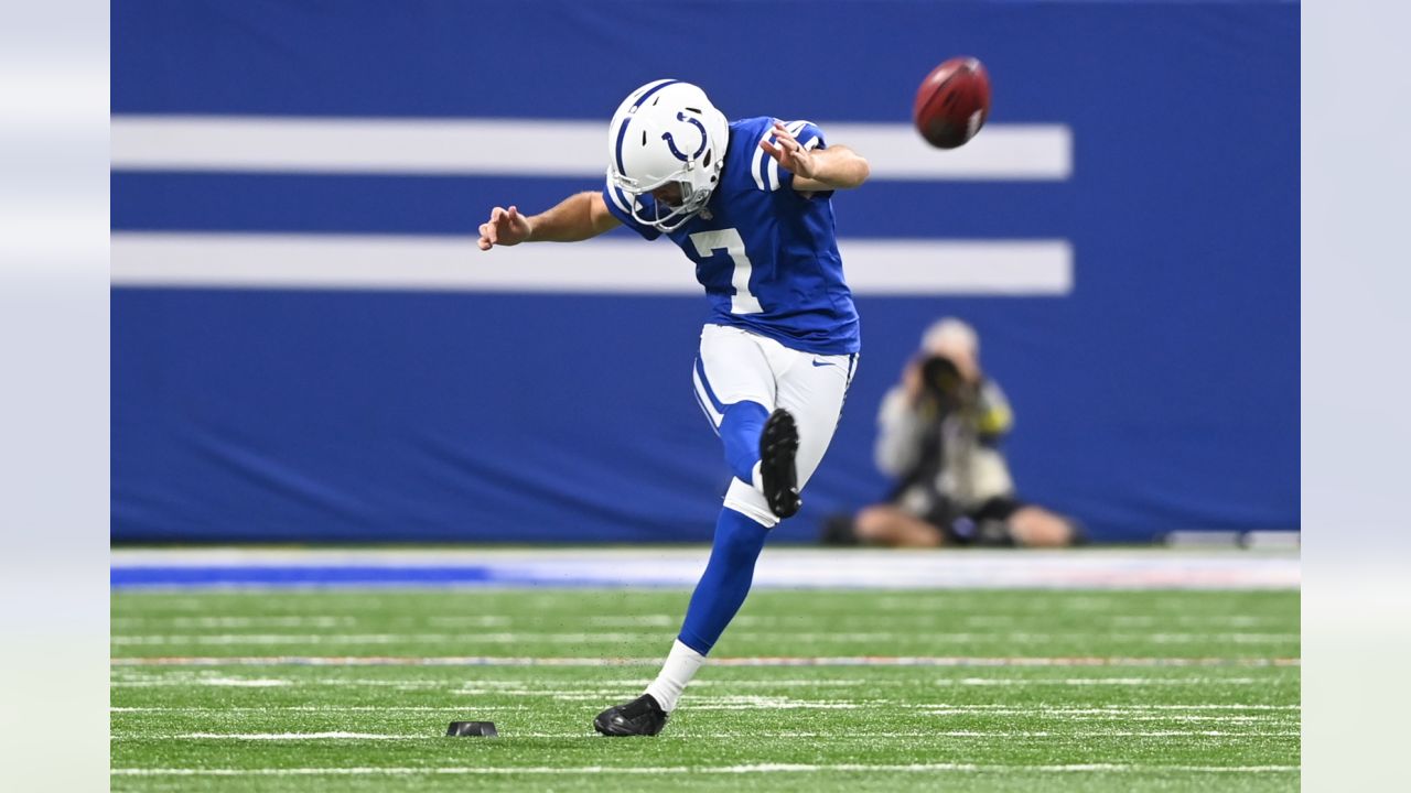 Indianapolis Colts cornerback Stephon Gilmore (5) drops into coverage  during an NFL football game against the Washington Commanders, Sunday, Oct.  30, 2022, in Indianapolis. (AP Photo/Zach Bolinger Stock Photo - Alamy