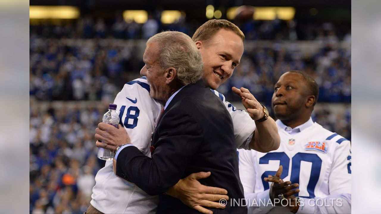 Colts honor 2006 Super Bowl champion team 10 years later