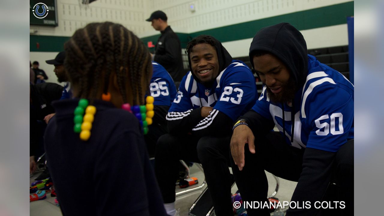 Colts Partner With Lids To Provide Warm Shoes, Hats, And Memories For Kids