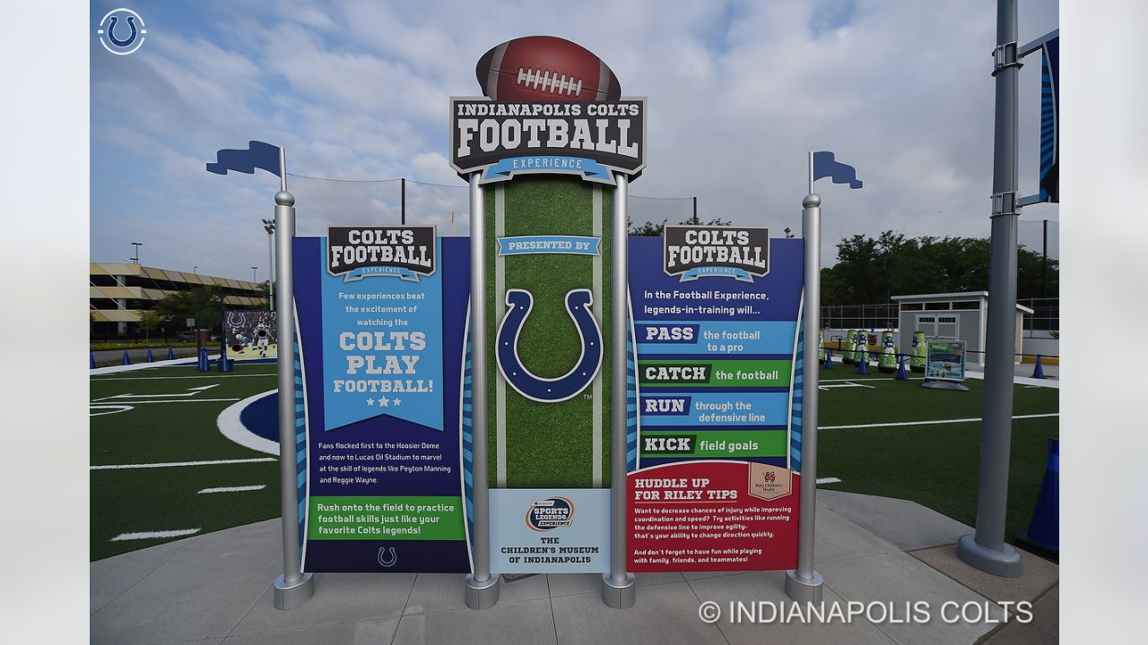 Turning Pages of '100 Things Colts Fans:' 'Reg-gie! Reg-gie! Reg-gie!' -  Sports Illustrated Indianapolis Colts News, Analysis and More