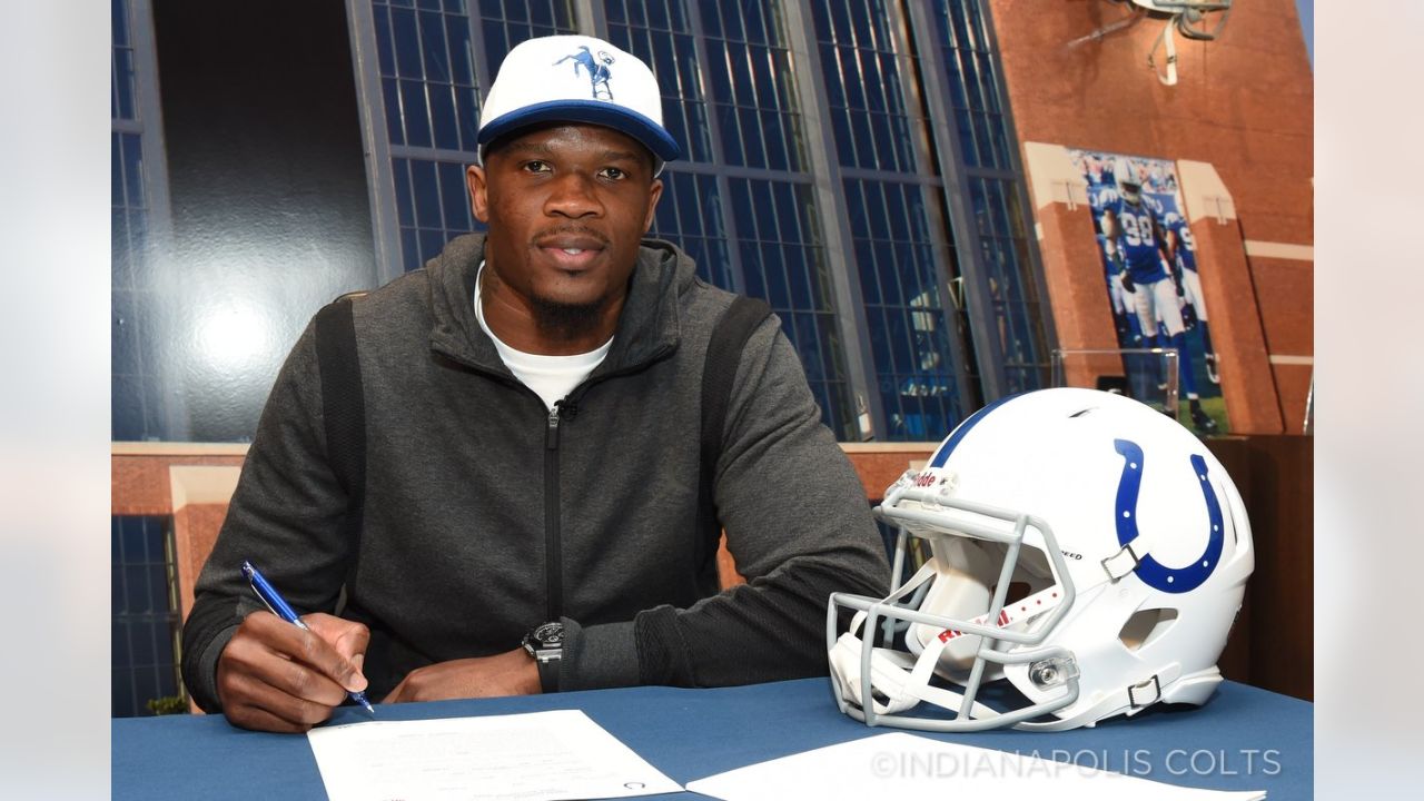 Return Of The U: Former Miami Hurricanes Stars Frank Gore & Andre Johnson  Sign With The Colts