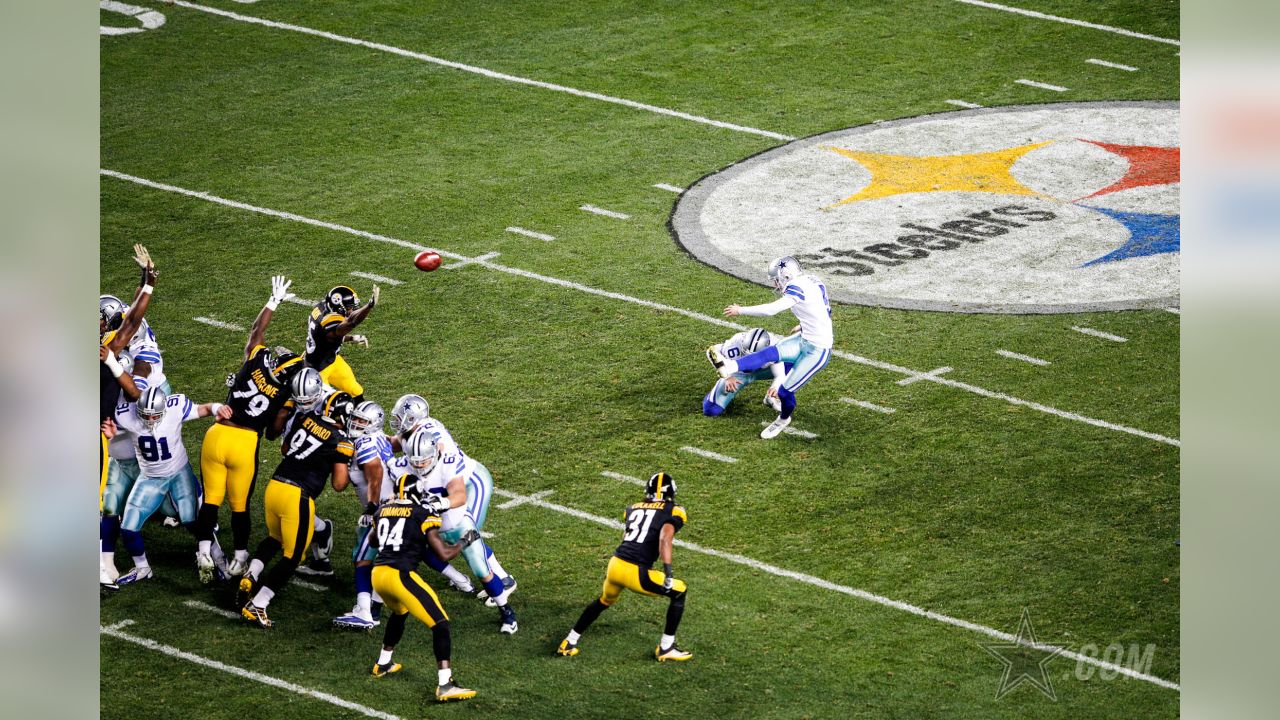 Dallas Cowboys punter Chris Jones (6) and kicker Dan Bailey (5