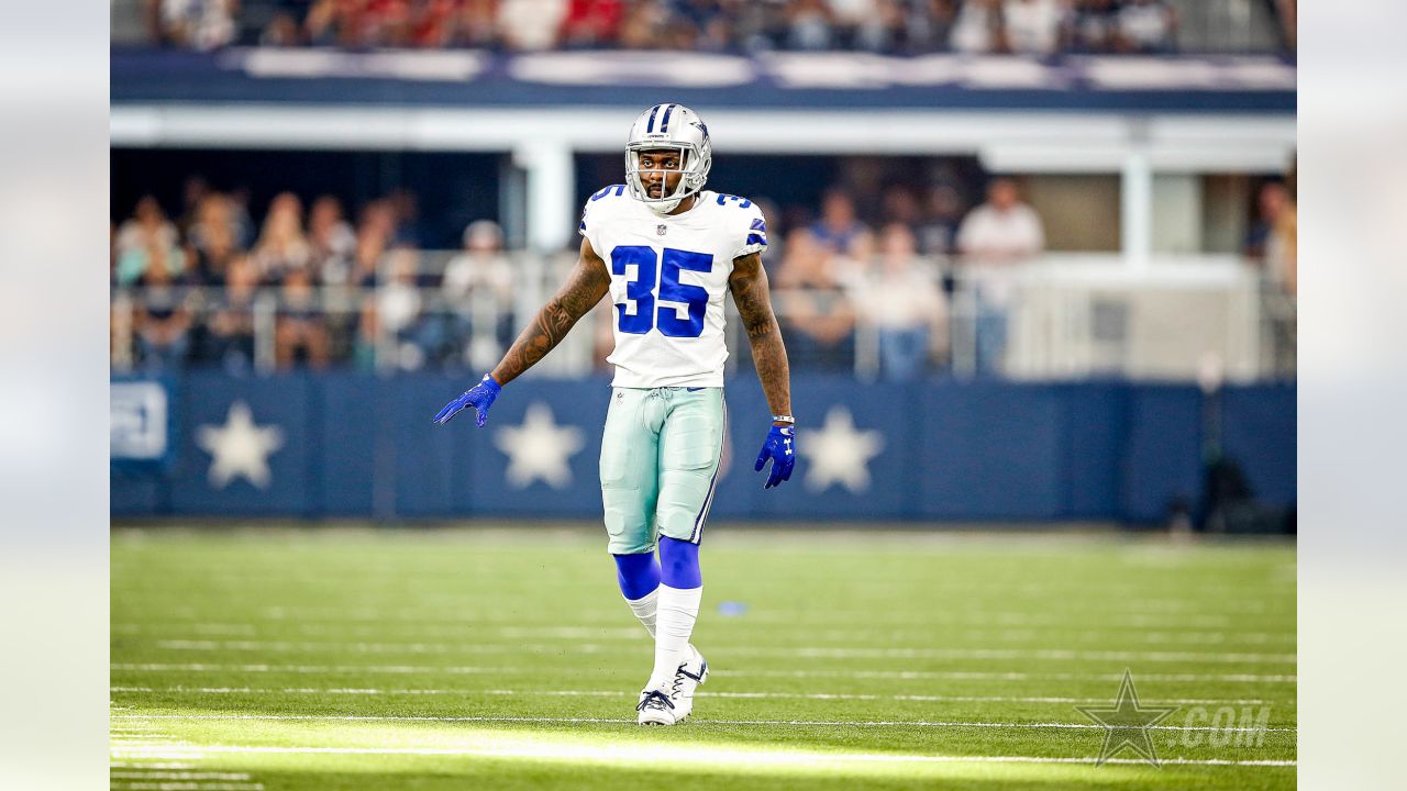 Arlington, Texas, USA. 5th Nov, 2018. Dallas Cowboys safety Jeff Heath (38)  prior to the NFL football game between the Tennessee Titans and the Dallas  Cowboys at AT&T Stadium in Arlington, Texas.