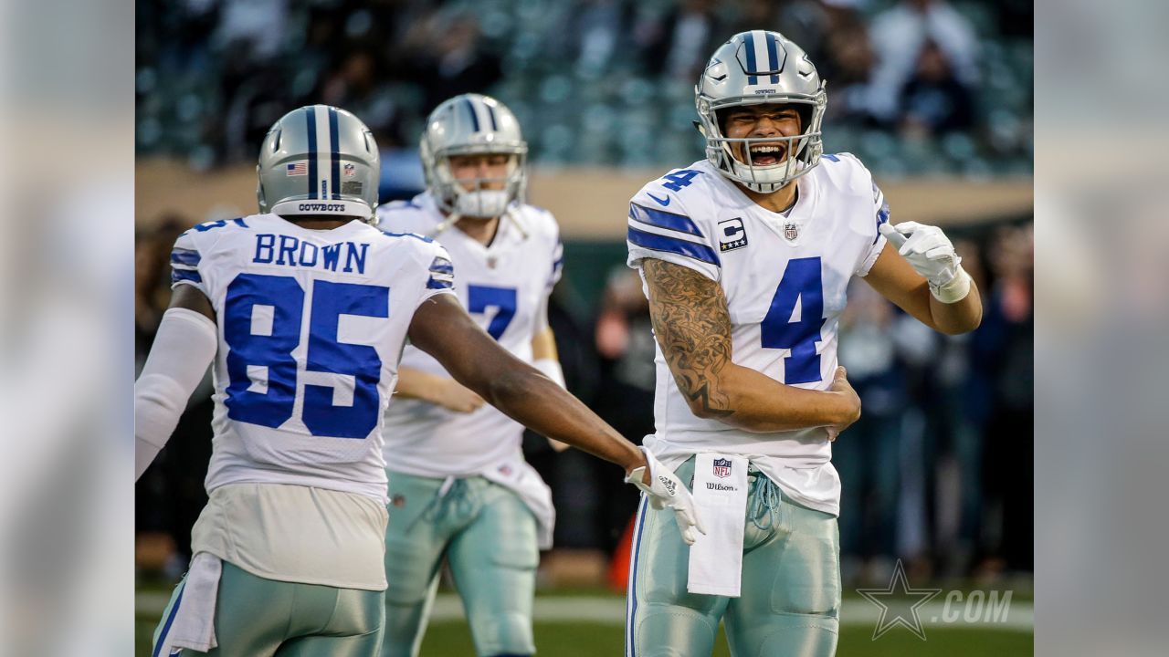 Wide receiver (85) Noah Brown of the Dallas Cowboys warms up