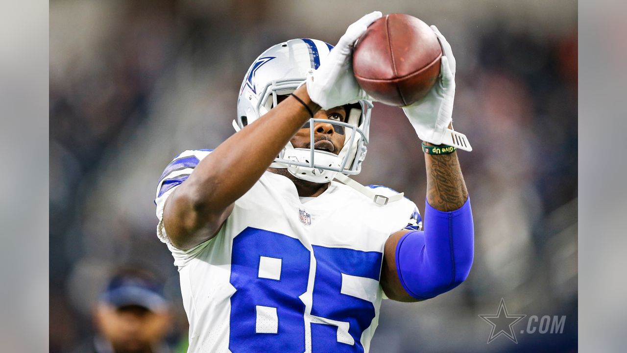 Wide receiver (85) Noah Brown of the Dallas Cowboys warms up