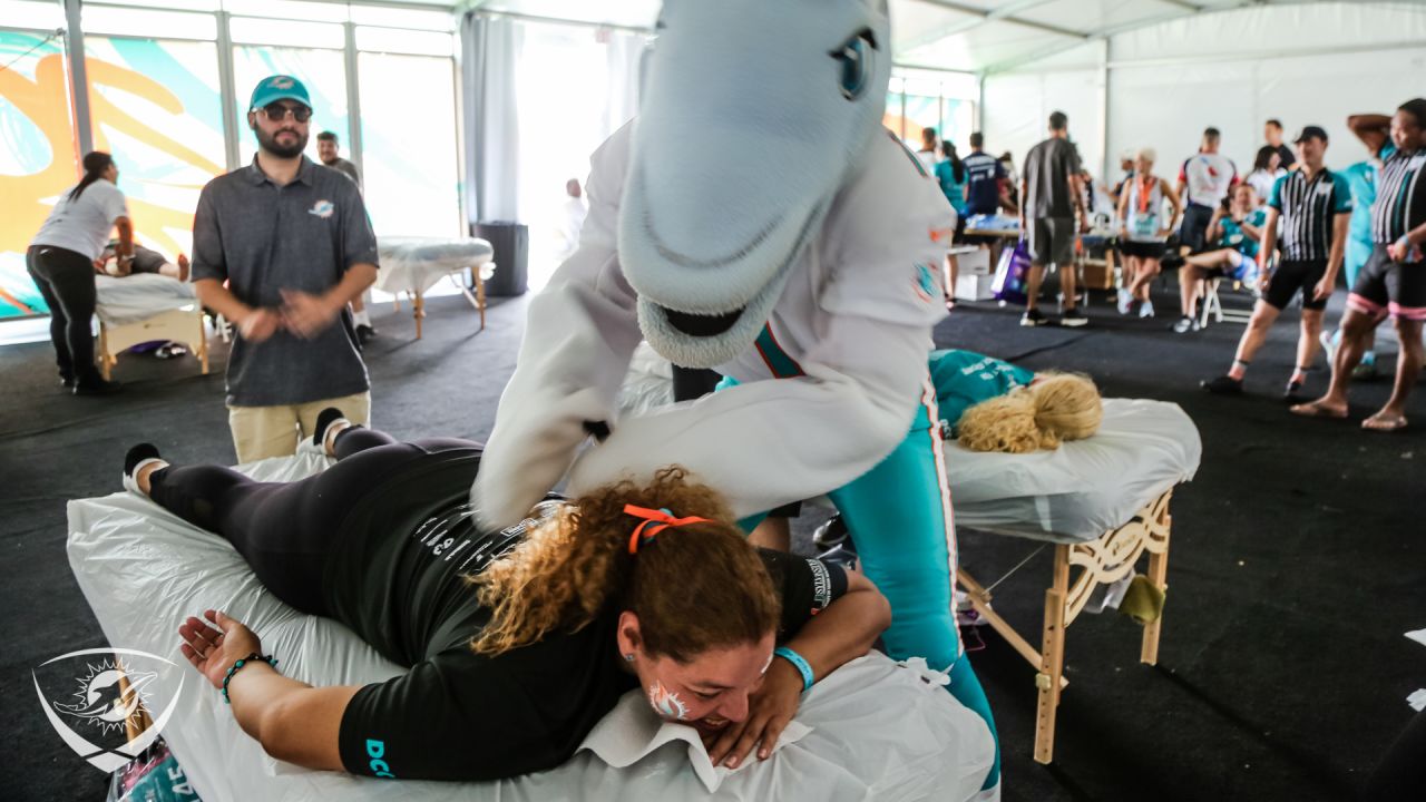 Dolphins Continue Fight Against Cancer At DCC IX