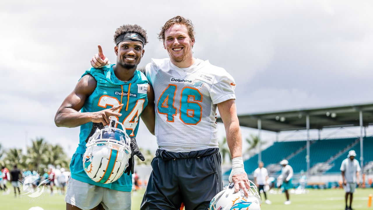 Miami Dolphins cornerback Tino Ellis (34) participates in drills