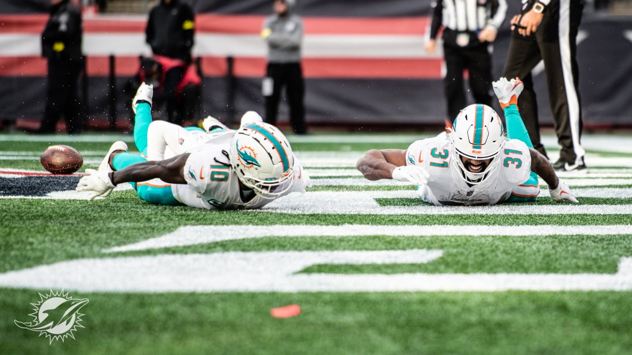 Refocused: New England Patriots 35, Miami Dolphins 17