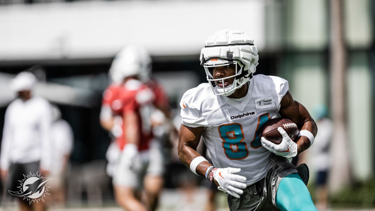 Miami Dolphins tight end Julian Hill does drills during practice at the NFL  football team's training facility, Thursday, July 27, 2023, in Miami  Gardens, Fla. (AP Photo/Lynne Sladky Stock Photo - Alamy