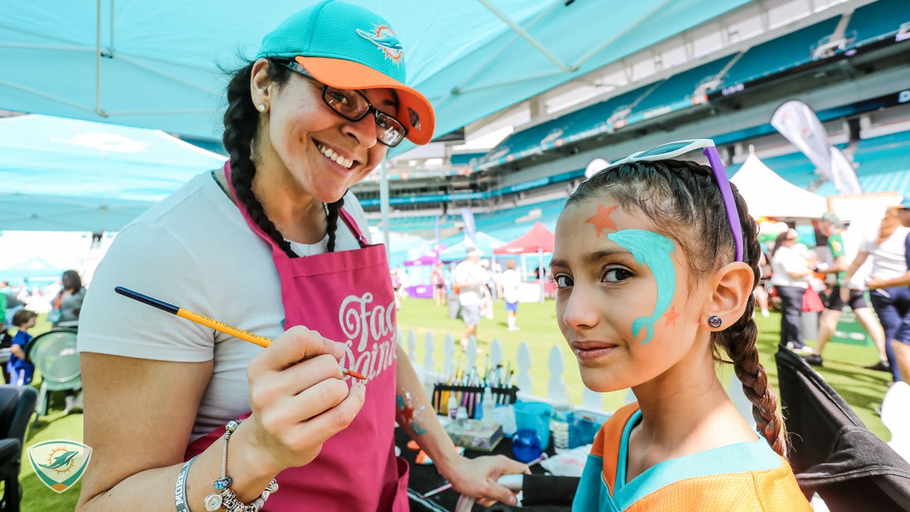 More than 4,000 turn up for Dolphins Cancer Challenge VIII