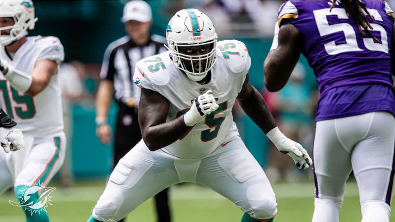 PHOTOS: Gameday - Minnesota Vikings vs Miami Dolphins - Week 6