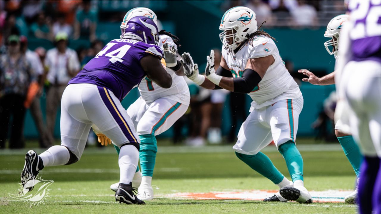 Photo Gallery: Dolphins v. Vikings, Sunday, October 16, 2022