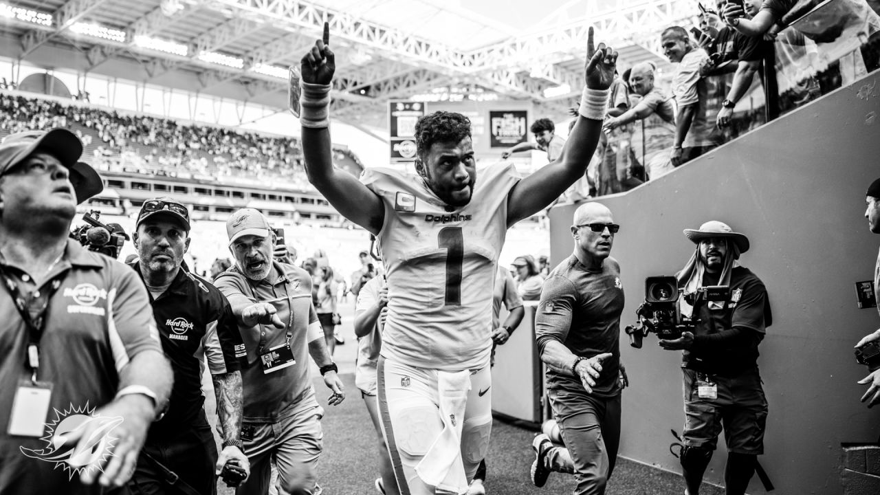 The Miami Dolphins-Buffalo Bills Pregame show honoring Veterans Day at the  Sun Life Stadium, now the Hard Rock Stadium Stock Photo - Alamy