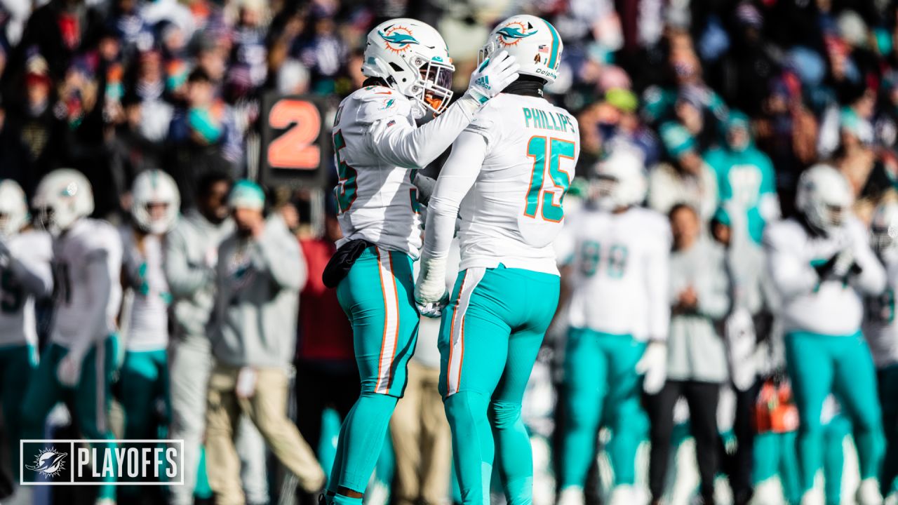 BUFFALO, USA, JANUARY 10, 2023: Miami Dolphins vs. Buffalo Bills. NFL Wild  Card Round 2023, Silhouette of fans supporting the team and cheering for th  Stock Photo - Alamy