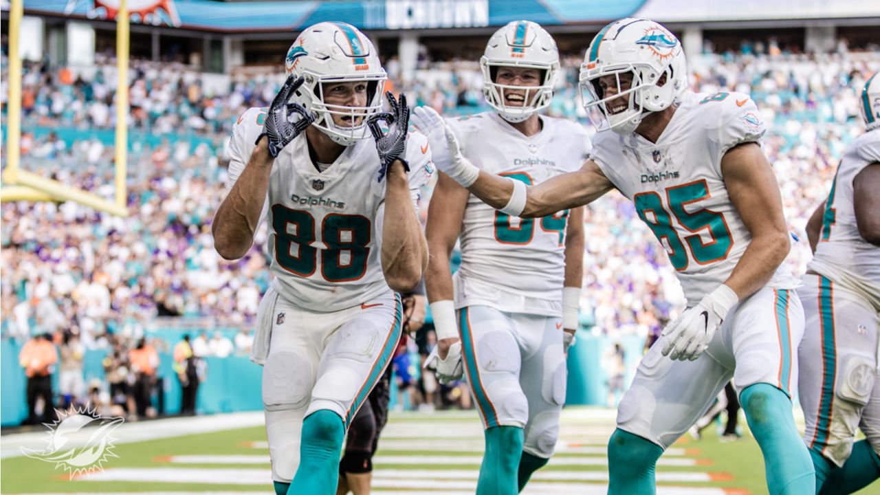 Minnesota Vikings vs Miami Dolphins NFL Week 6 Pick 10/16/22