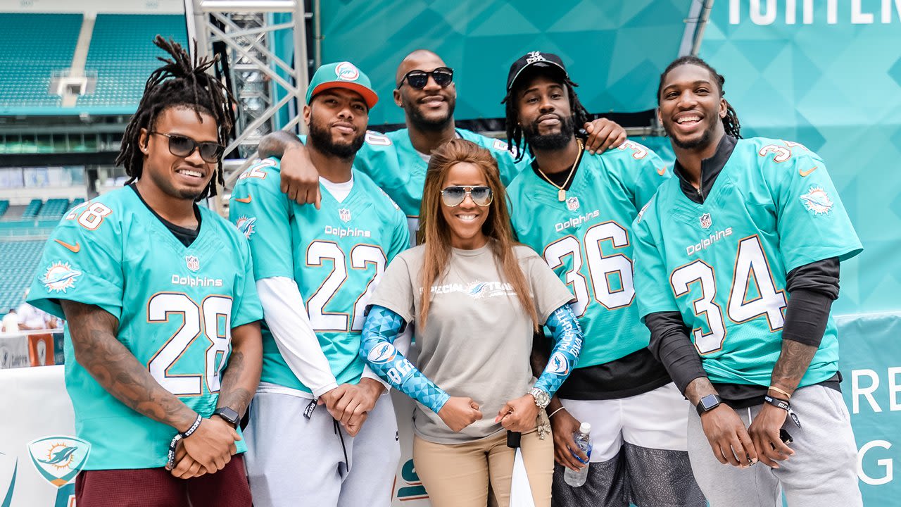 More than 4,000 turn up for Dolphins Cancer Challenge VIII