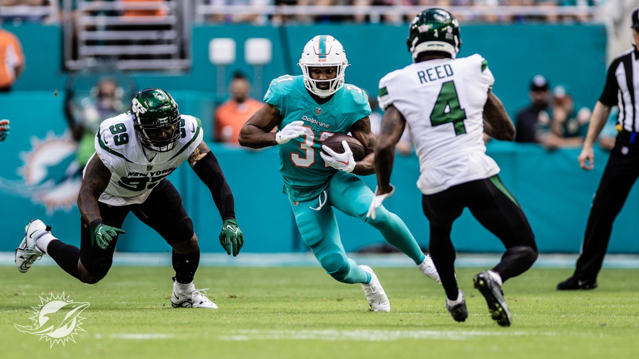 View photos from the Dolphins vs. Jets game.