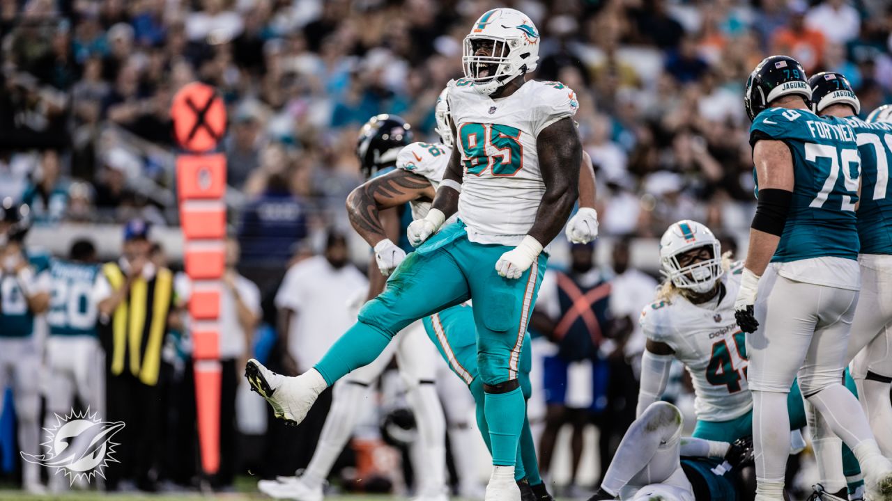 Photo gallery: Dolphins at Jaguars