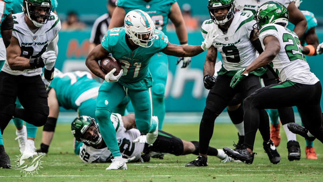 PHOTOS: Gameday - New York Jets vs Miami Dolphins - Week 18