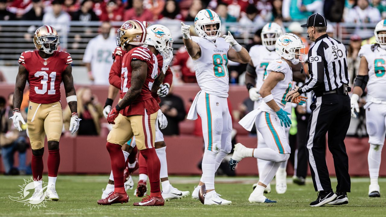 Photo Gallery: Dolphins v. 49ers, Sunday, December 4, 2022