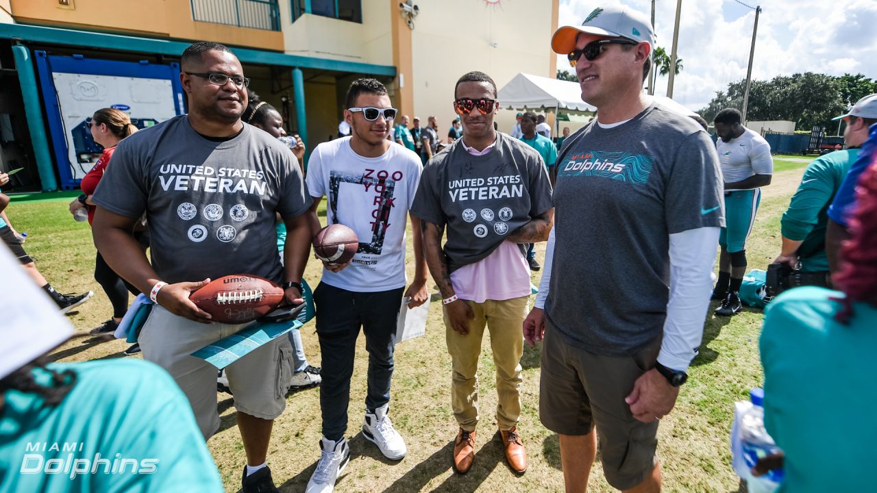 Air Pros USA Teams Up with Miami Dolphins Football UNITES™ to Give Away  Free A/C Units to a Military Family, a Foster Family and Mother in Need -  Air Pros USA