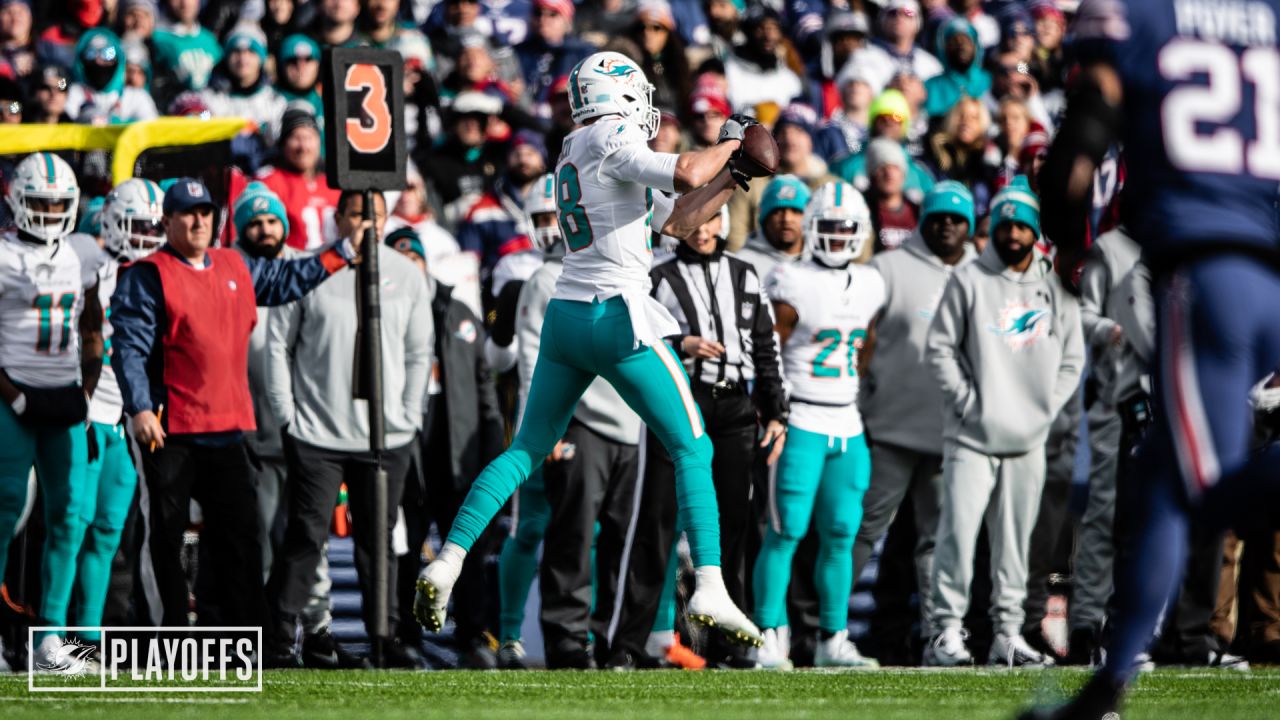 BUFFALO, USA, JANUARY 10, 2023: Miami Dolphins vs. Buffalo Bills. NFL Wild  Card Round 2023, Silhouette of NFL player of american football. holding bal  Stock Photo - Alamy