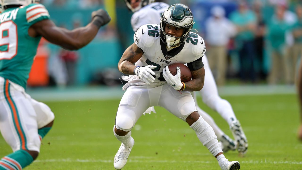 Game Recap: Eagles fall in stunning fashion to Dolphins, 37-31