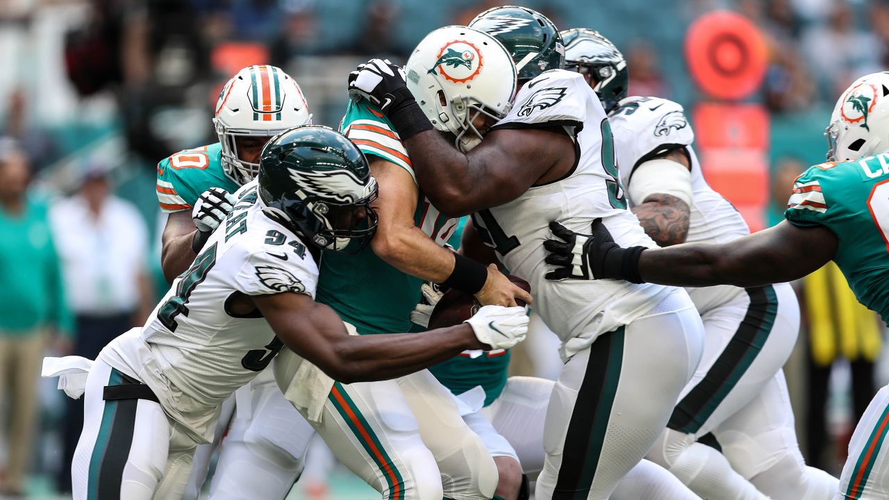 Game Recap: Eagles fall in stunning fashion to Dolphins, 37-31