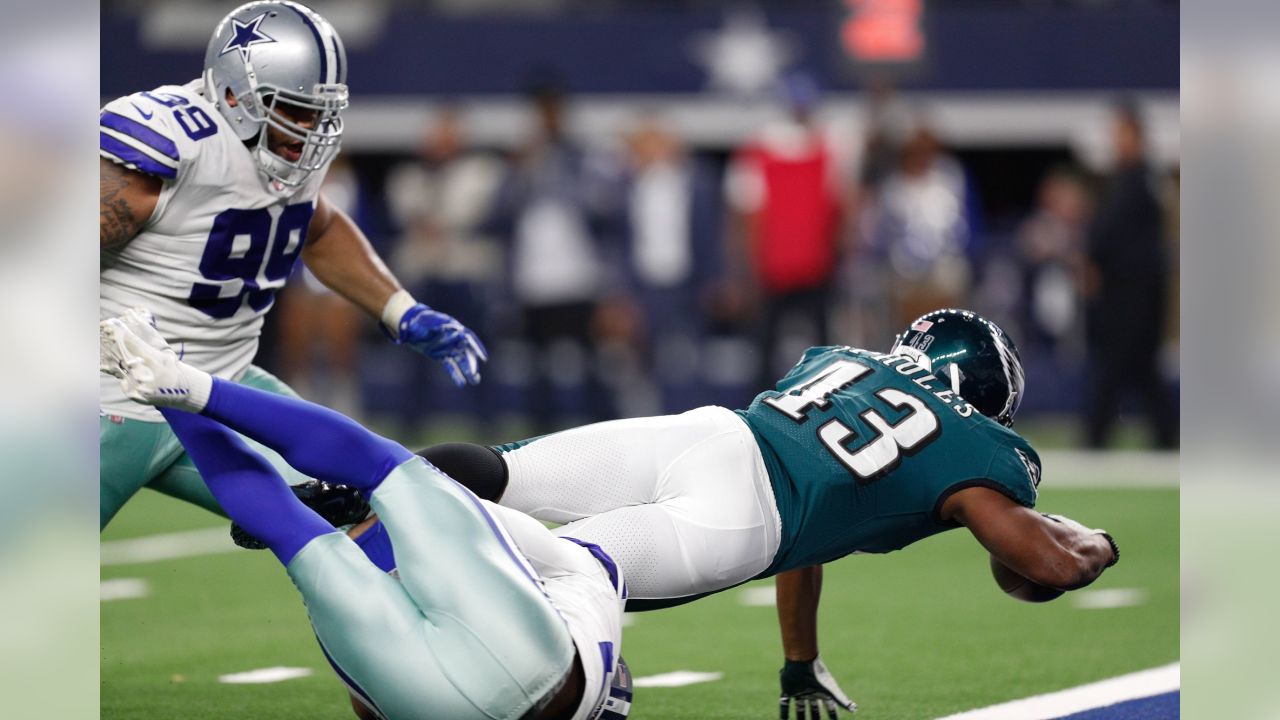 Eagles beat Cowboys, spoil T.O.'s return to Philly