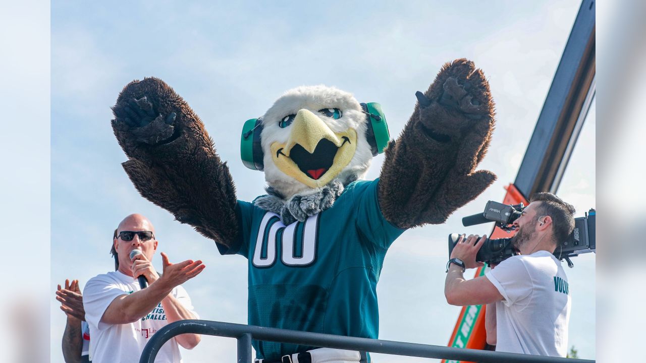 Eagles build room in Linc for fans with sensory needs - WHYY