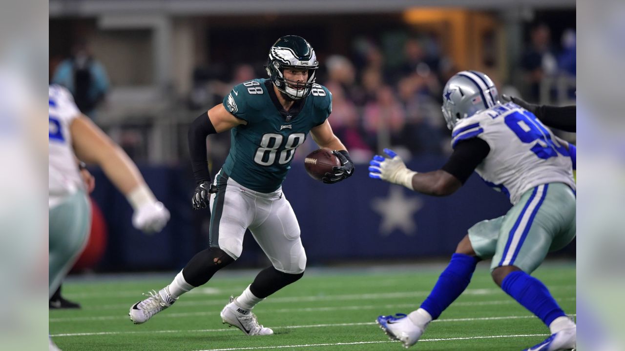 Eagles defeated by Cowboys 34-40 - CBS Philadelphia