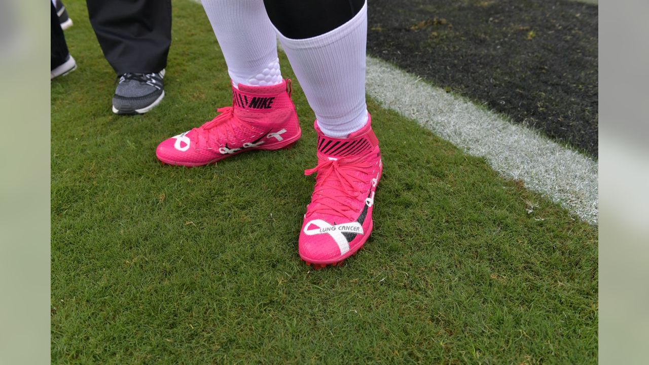 Nike crucial catch cleats hotsell