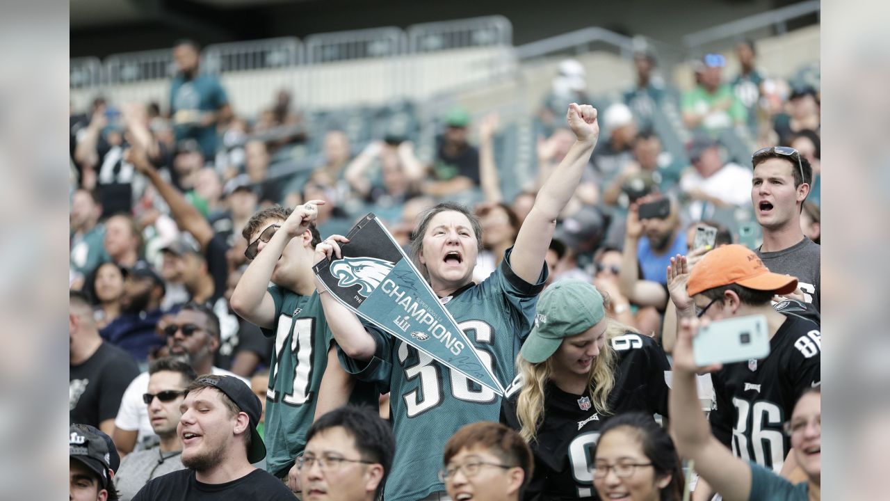 Practice Notes: Eagles fans show once again why they're the best