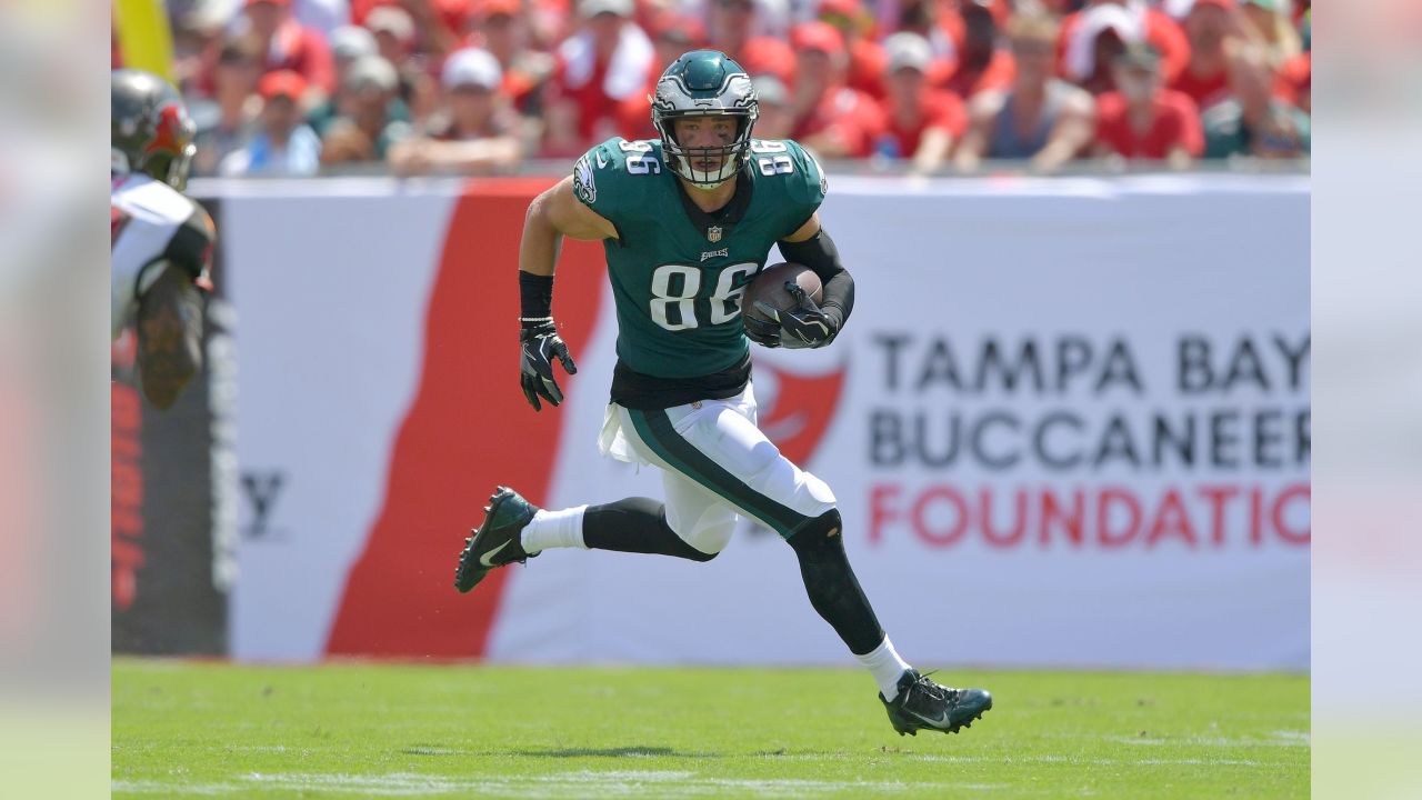 Philadelphia Eagles Never Trail in Convincing Win vs. Tampa Bay Buccaneers,  Move to 3-0 - Sports Illustrated Philadelphia Eagles News, Analysis and More